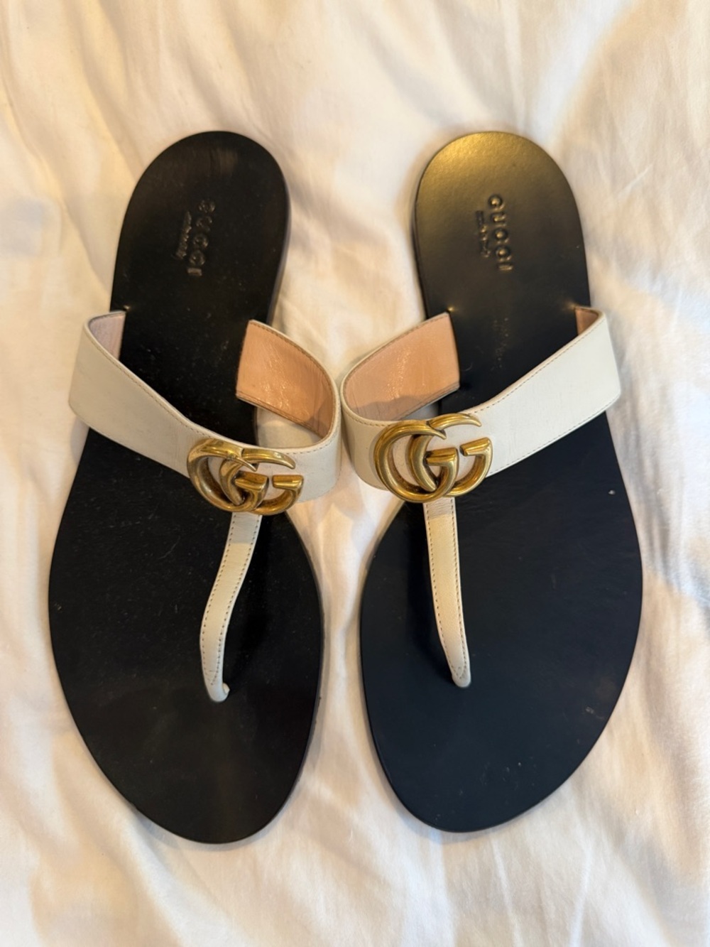 Gucci Cream Leather GG Thong Sandals with Gold Logo